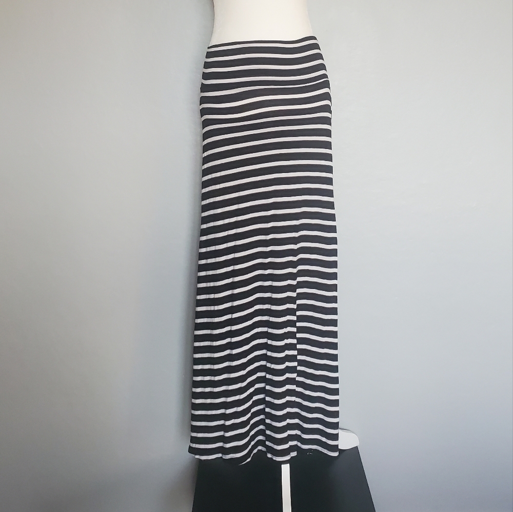 💫 Long Stripped Skirt